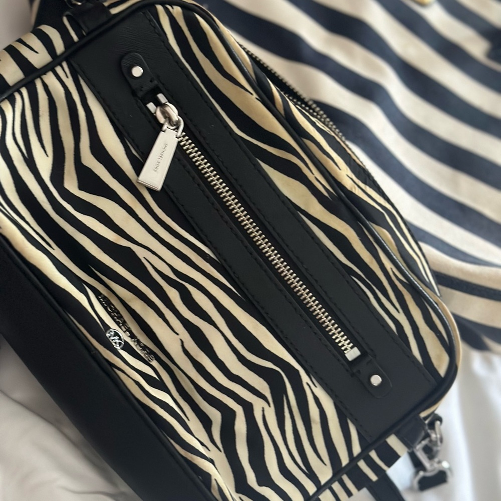 Michael kors bags - Picture 2 of 3